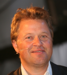Arne Hjeltnes